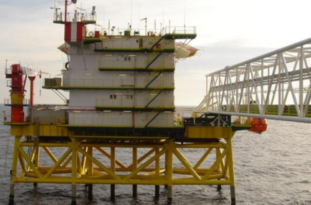 Šalia Juodkrantės - naftos platformos šmėkla