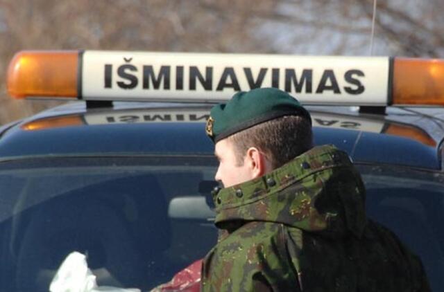 Tarp metalo laužo uoste rastas mokomasis sprogmuo