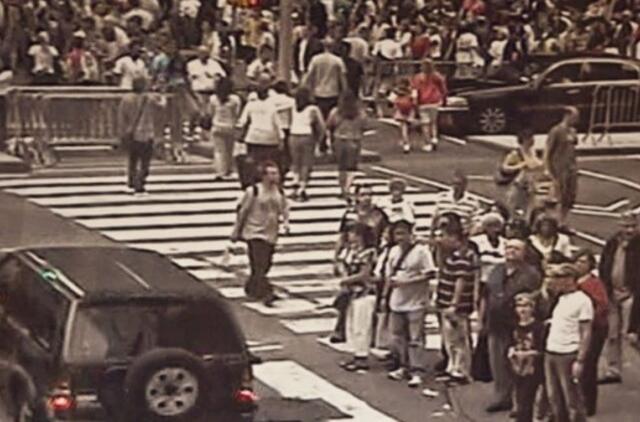 Vaizdo kameros prie "Times" aikštės užfiksavo įtartiną persirengimą