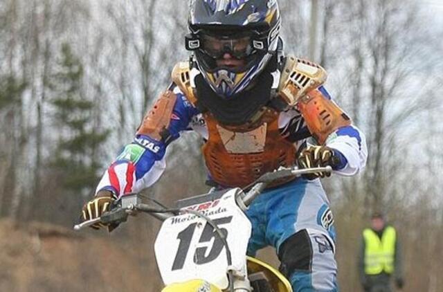 Motokrosininkai kyla į kovą