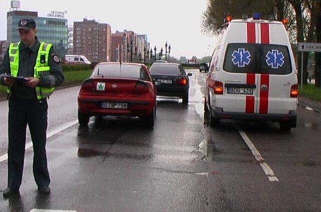 Pirmadienis baigėsi "Renault“ ir "Opel“ avarijomis