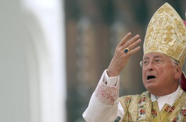 Popiežius priėmė vaikų mušimu kaltinamo Vokietijos vyskupo atsistatydinimą