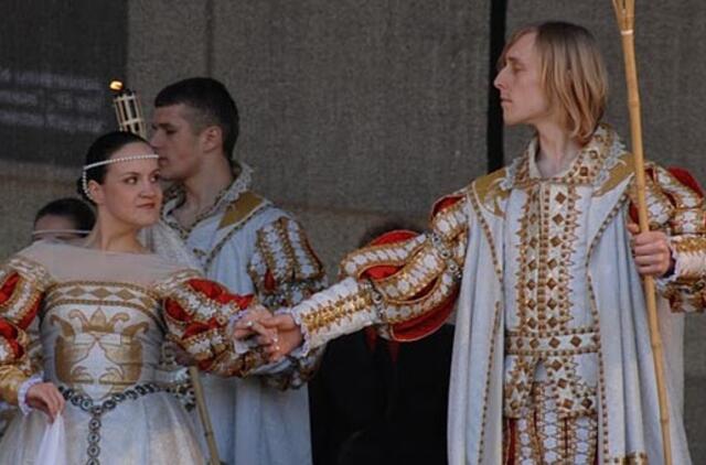 Klaipėdą pasveikino universiteto studentai