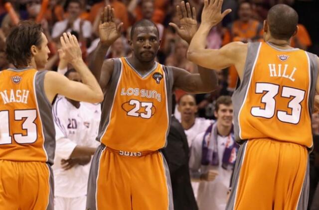 "Suns" antrą kartą įveikė "Spurs" krepšininkus