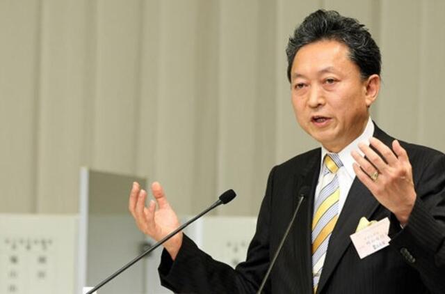 Atsistatydina Japonijos premjeras