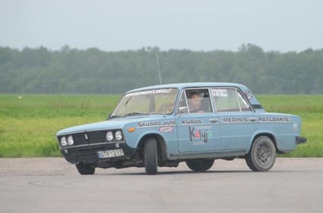 Automobilių slalomas keliasi į Šilutę