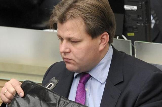 "Darbiečiams" įtarimų kelia M. Adomėno  santykiai