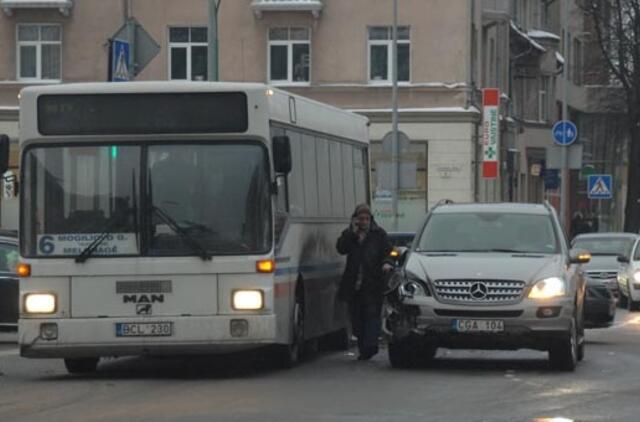 Draudikai: po eismo įvykio padarytos klaidos gali apsunkinti žalos reguliavimą