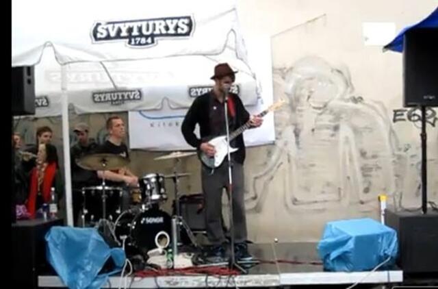 "Freaks on Floor“ debiutinį albumą plukdo į pajūrį