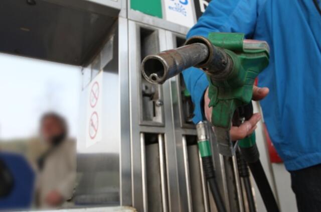 Iš degalinės naktį pavogta kuro žarna