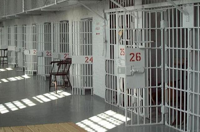 Kalinys Prancūzijoje nužudė kitą kalinį ir suvalgė jo plautį