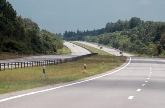 Menininkai susirūpino automagistralės Vilnius-Klaipėda kraštovaizdžiu