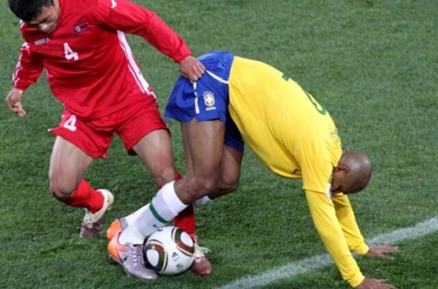 PAR 2010: Brazilijos futbolininkai įveikė Šiaurės Korėją 2:1