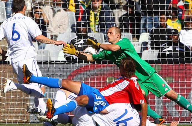 PAR 2010: Paragvajaus futbolininkai nugalėjo slovakus