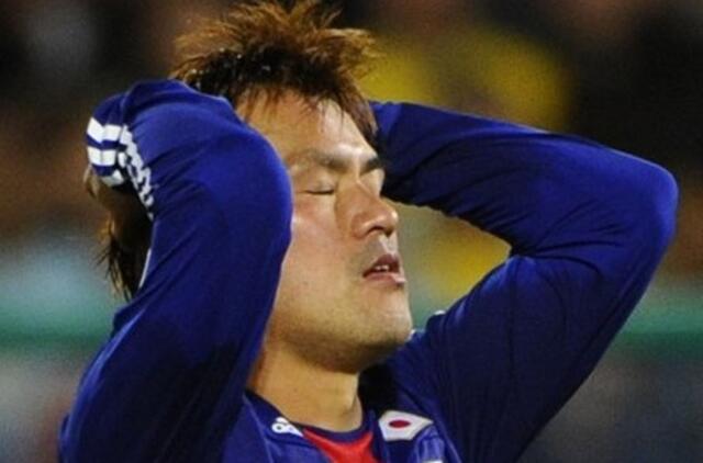 PAR 2010: Paragvajaus futbolininkai po 11 m baudinių serijos įveikė japonus