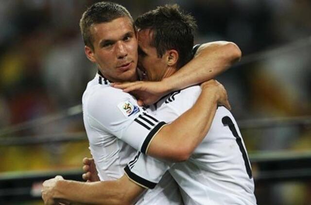 PAR 2010: Vokietijos futbolininkai nugalėjo Australijos rinktinę 4:0
