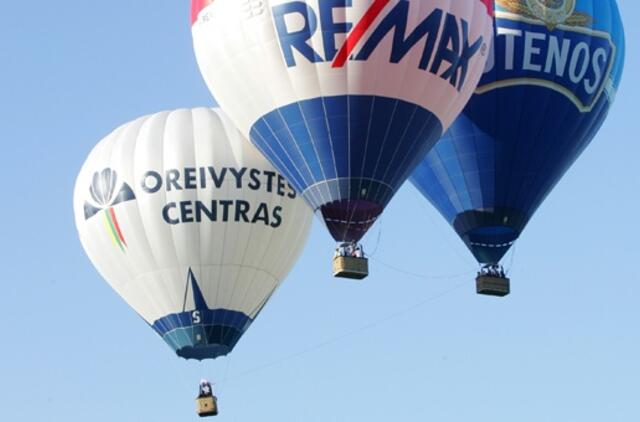 Pirmajame Europos moterų oro balionų čempionate kovos 12 šalių atstovės