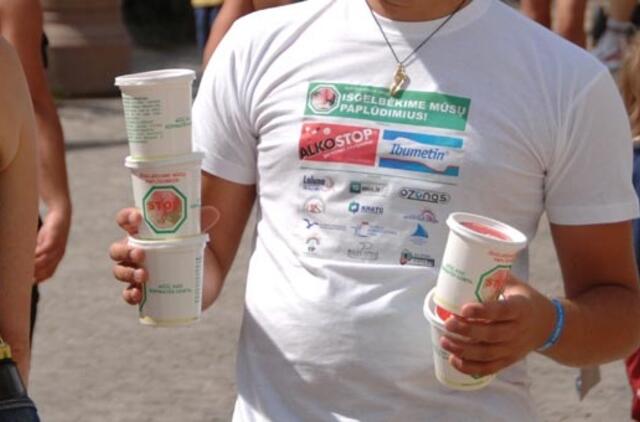 Politikai nenori vienkartinių peleninių paplūdimiuose