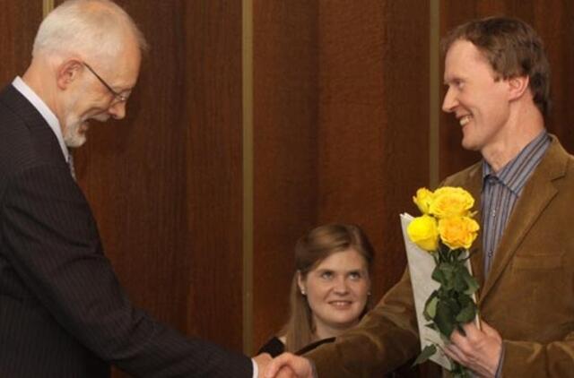 Rašytojui Vidui Morkūnui įteikta A. Vaičiulaičio premija