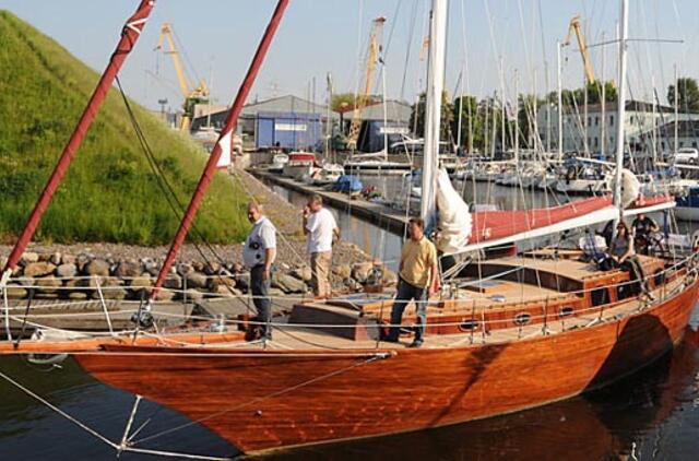 Raudonmedžio jachta išplaukė negrįžtamai