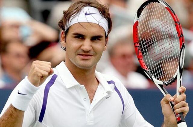 Rogeris Federeris Vimbldone nesunkiai įveikė trečiąjį barjerą