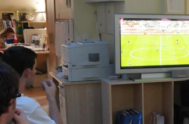 Somalyje du žmonės nužudyti dėl to, kad žiūrėjo futbolą per televizorių