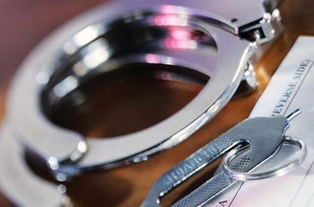 Trylika metų nuo teisingumo slapstęsis įtariamasis stos prieš teismą