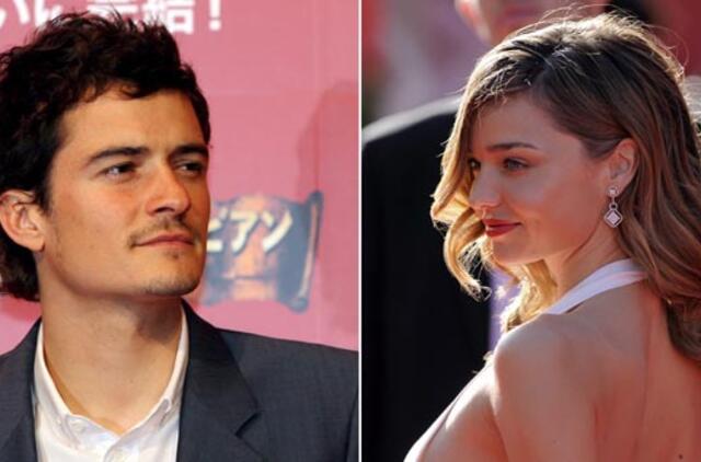 Filmo "Karibų jūros piratai" žvaigždė Orlandas Blūmas vedė savo merginą