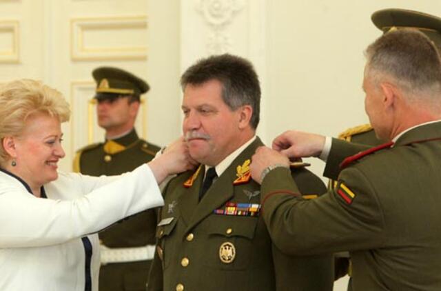 Jonui Vytautui Žukui suteiktas generolo majoro laipsnis