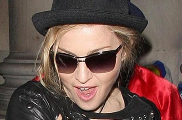 Madona įspėta dėl pernelyg triukšmingo vakarėlio jos name