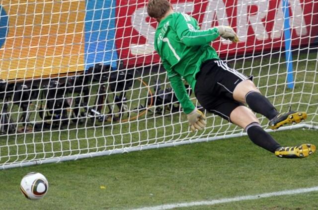 Pasaulio futbolo čempionatą kartu rengti nori trys šalys