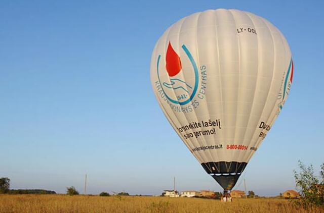 Pramogas pajūryje papildo ir skrydžiai oro balionu