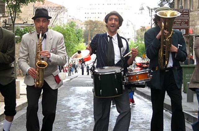 Prasideda pažintis su "Stebuklų šalimi"