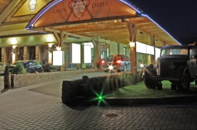 Sudegė pakelės restoranas "Karališka kibininė"