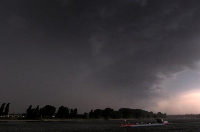 Vokietijoje, Prancūzijoje ir Nyderlanduose per audras žuvo trys žmonės