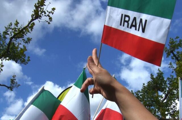 Apklausa: dauguma arabų nori branduolinį ginklą turinčio Irano