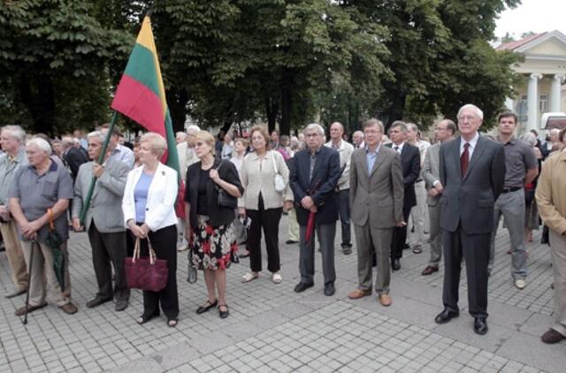 Buvusio VSD karininko ketvirtosios žūties metinės paminėtos dainomis