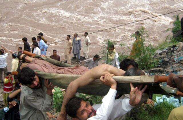 Dėl potvynių padėtis Pakistane lieka dramatiška