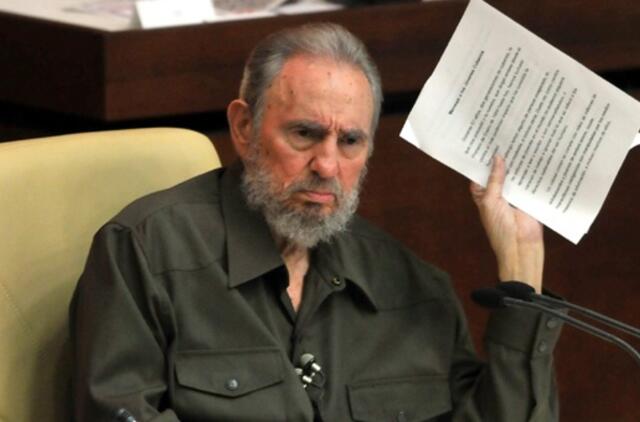 Fidelis Castro pirmą kartą nuo 2006-ųjų vėl dalyvavo parlamento posėdyje