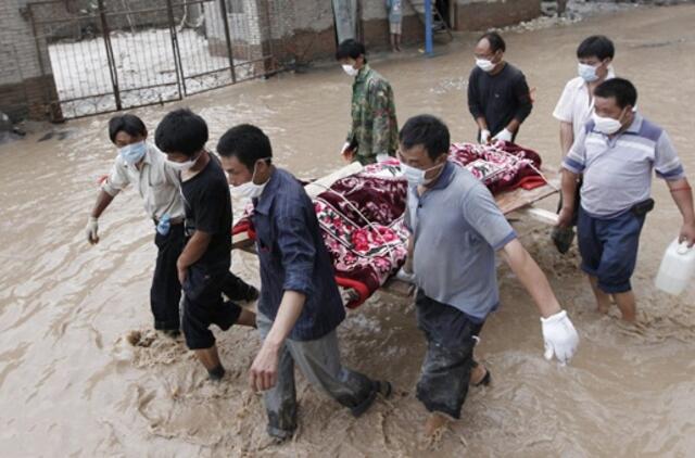 Kinijoje toliau ieškoma žemių nuošliaužų aukų