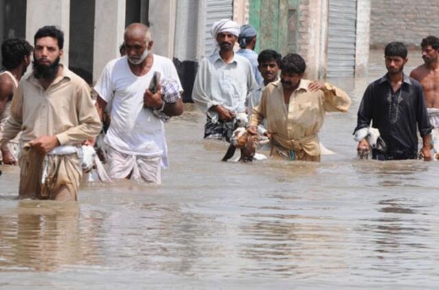 Liūtys ir potvyniai Pakistano žemės ūkiui jau padarė 2,9 mlrd. dolerių žalos