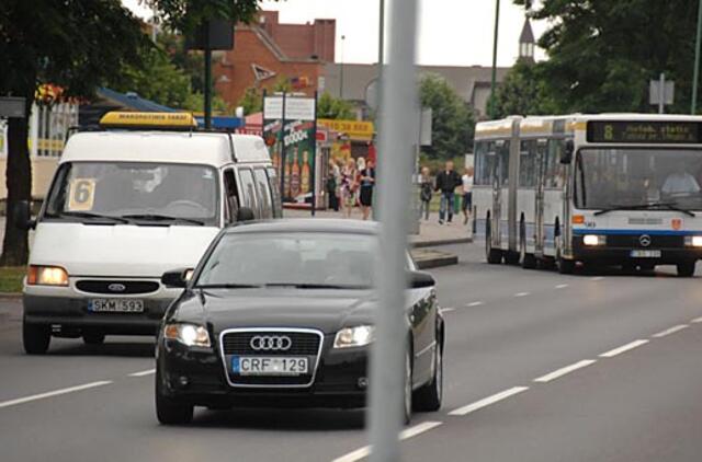 Maršrutininkai prašo neskubėti