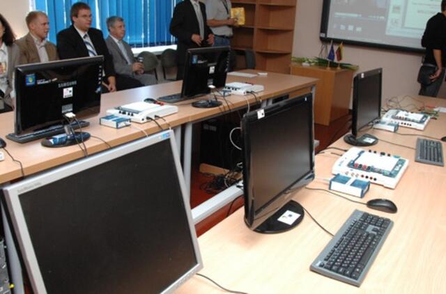 Naujoje KU laboratorijoje įdarbinti magistrantai