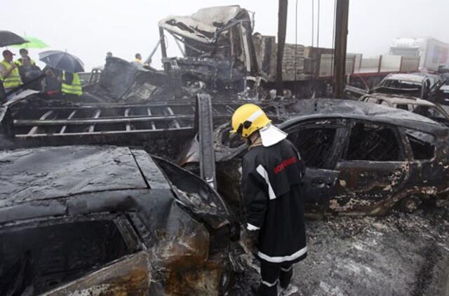 Per masinę autoavariją Portugalijoje žuvo 5 žmonės, 72 buvo sužeisti