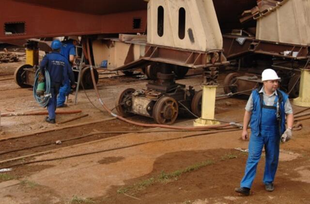 Sunkmetis labiausiai apkarpė darbininkų atlyginimus