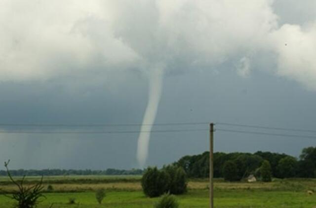 Virš Kuršių marių praūžė tornadas