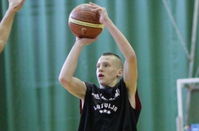 "Žalgiris" pasirašė ilgalaikę sutartį su latvių talentu Kasparu Vecvagaru