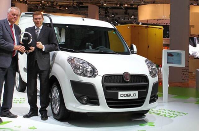 2011 metų lengvuoju komerciniu automobiliu išrinktas "Fiat Doblo Cargo”