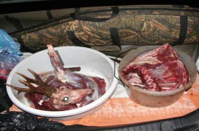 Atėmė ir sumedžiotą stirną, ir šautuvą