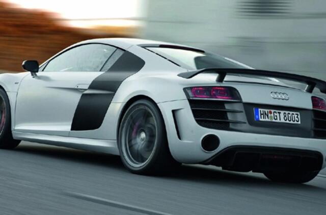 "Audi R8" šeimoje - galingesnė ir lengvesnė GT versija